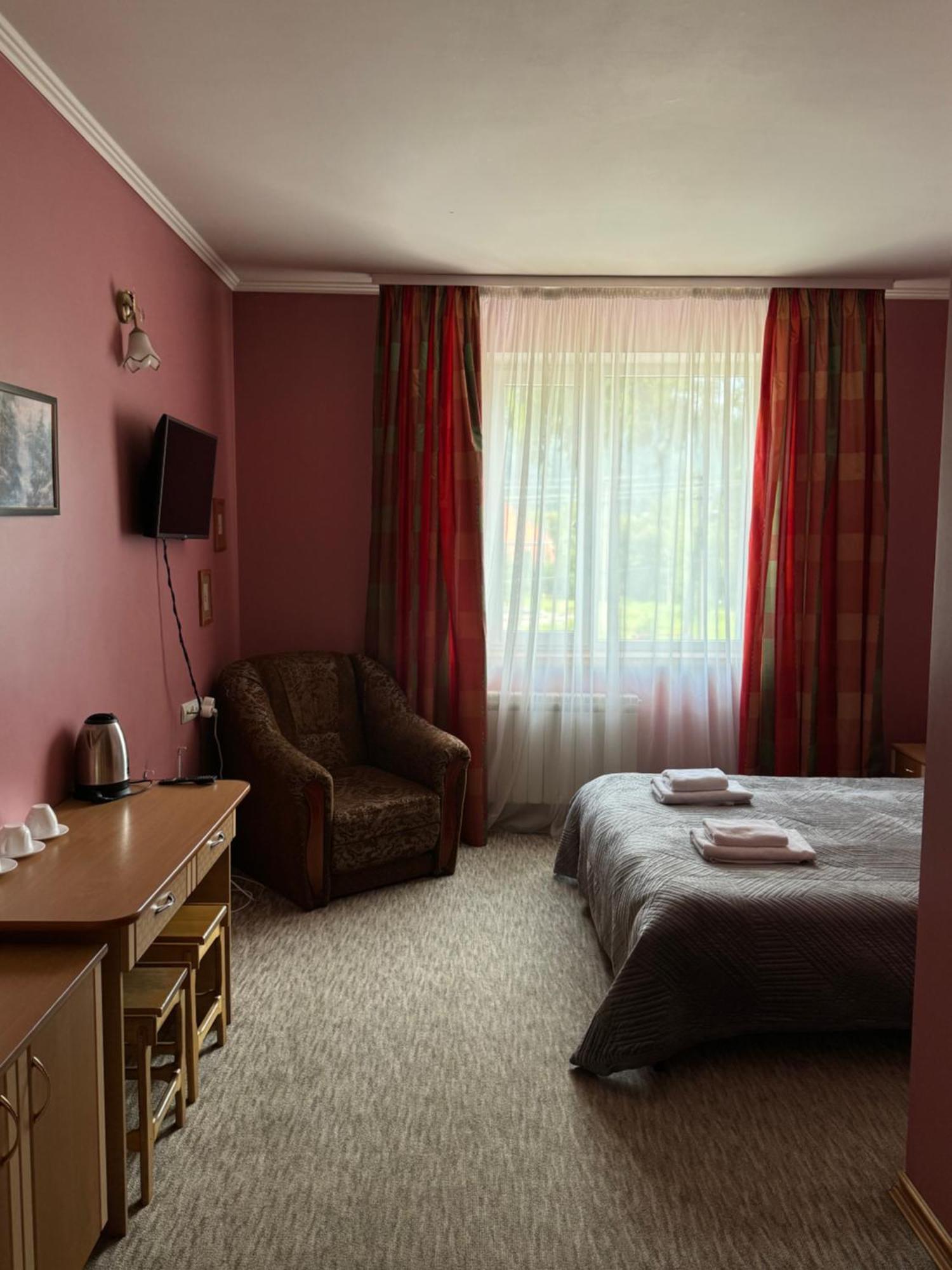 Hotel Лелеч Tatariv Esterno foto
