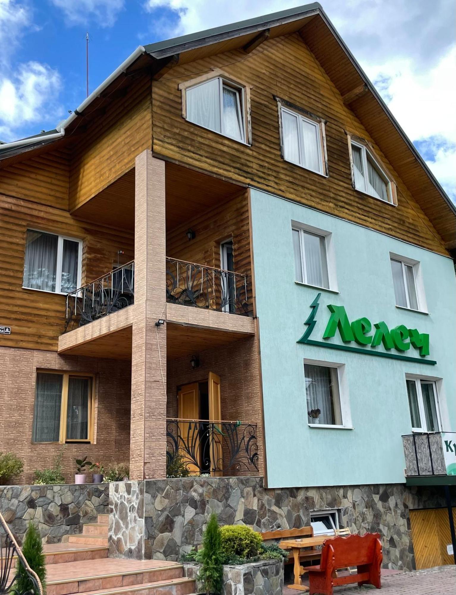 Hotel Лелеч Tatariv Esterno foto